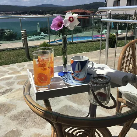 Panorama Bay Апартамент *