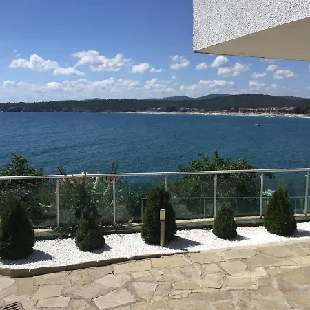Panorama Bay Апартамент *